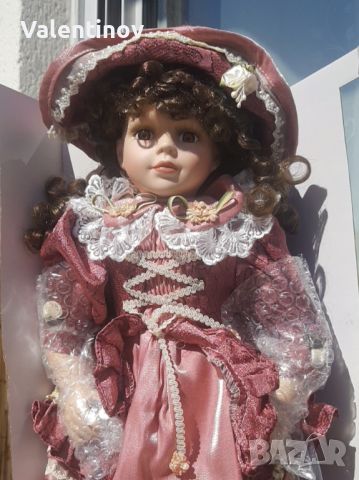 Старинна порцеланова колекционерска кукла със стойка , снимка 3 - Кукли - 45729654