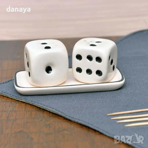 6283 Керамични солнички Зарчета с поставка – комплект за сол и пипер