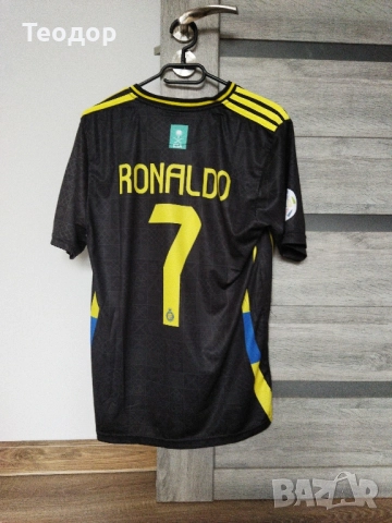 продавам футболна тениска на Ал Насър на Роналдо от сезон 2024-25, снимка 2 - Футбол - 52169696