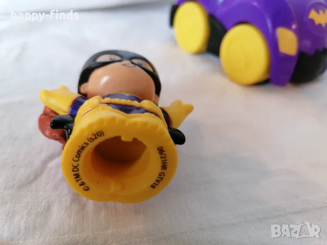 Детска играчка  Fisher-Price Little People DC Super Friends Wheelies 5" включва Batgirl и Batmobile, снимка 6 - Играчки за стая - 50326326