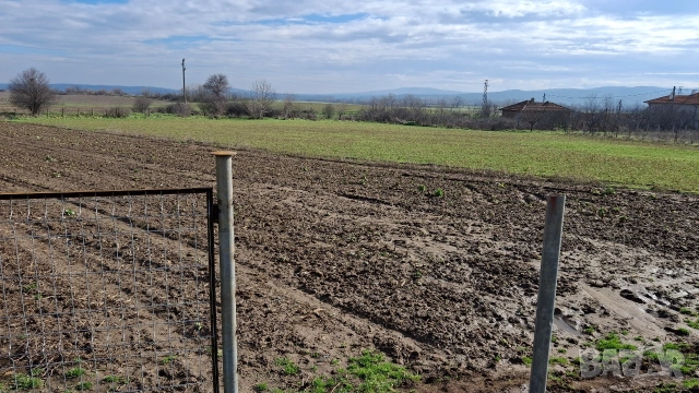 Заменям земеделска нива за имот около Бургас