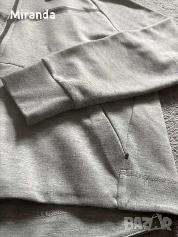 Nike Tech Fleece суитшърт Л, снимка 2 - Спортни екипи - 47255081