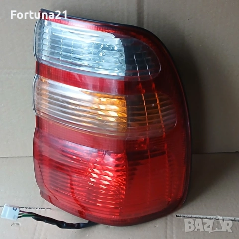 Toyota Land Cruiser J100 - десен стоп