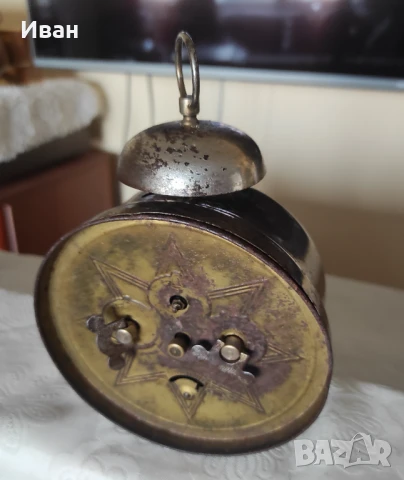 Механичен немски будилник Юнгханс, снимка 2 - Антикварни и старинни предмети - 51196949