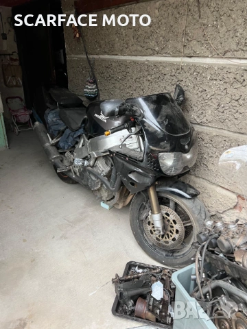 Мотор HONDA CBR 919 на части