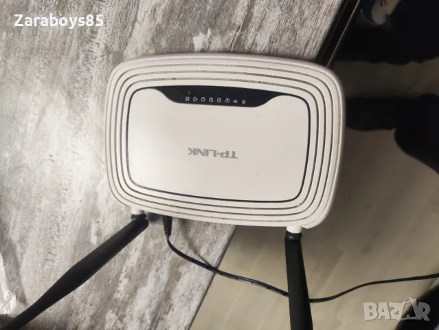 Продавам Wi-Fi Рутер TP-LINK WR841N, снимка 4 - Мрежови адаптери - 48043403