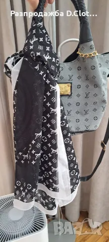 Louis Vuitton шал , снимка 1 - Шалове - 48941378