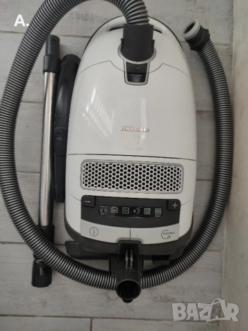 продавам прахосмукачка Миеле.