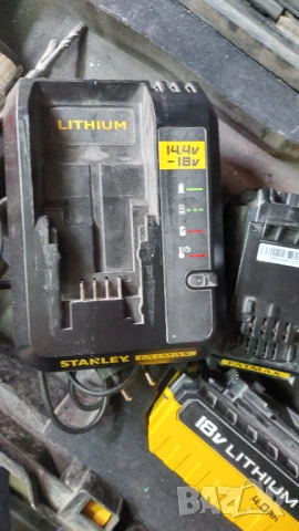 Stanley 2батерии и зарядно, снимка 6 - Други инструменти - 53292568