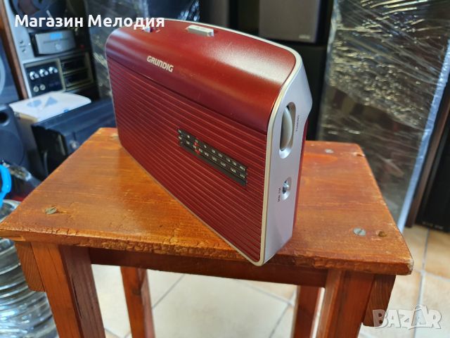 Радио Grundig Music 60 В отлично техническо и визуално състояние., снимка 4 - Радиокасетофони, транзистори - 46660866