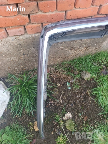 хромирани лайсни задна броня мерцедес 124