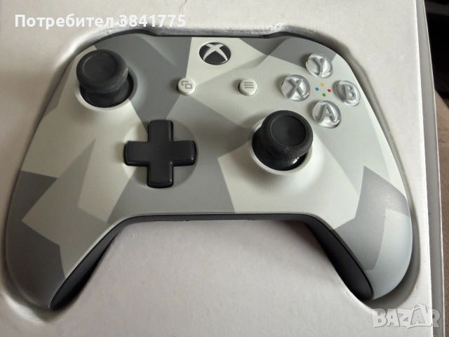 Xbox контролери Sport Blue и Winter Forces като ново комплект, снимка 3 - Аксесоари - 54255681