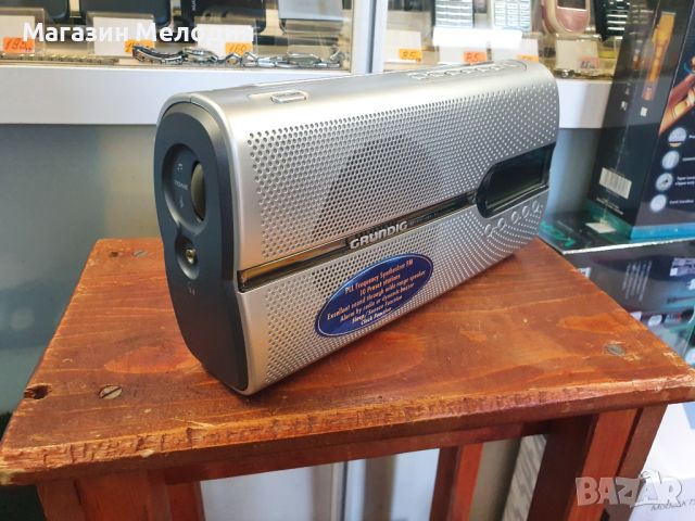 Радио Grundig Music Boy 51  В отлично техническо и визуално състояние., снимка 8 - Радиокасетофони, транзистори - 46309139