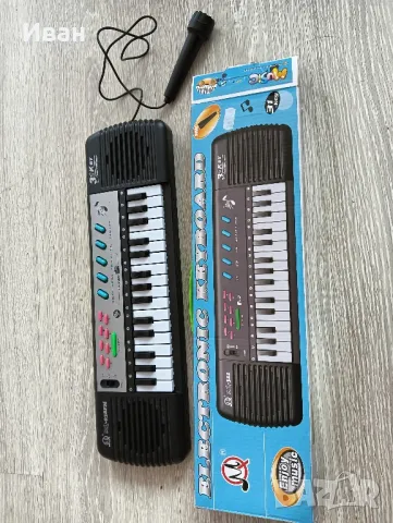 Музикална играчка с микрофон и батерии, снимка 1