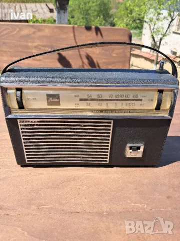 радиоприемник. транзистор. радио. Toshiba