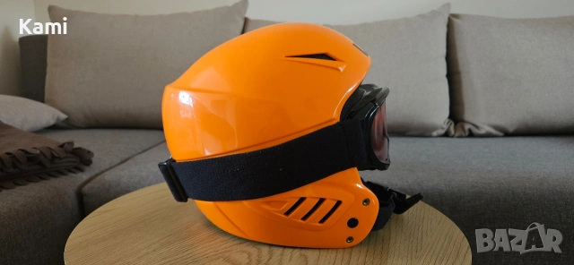 Ски каска Uvex с твърди уши + очила, снимка 5 - Зимни спортове - 53934514