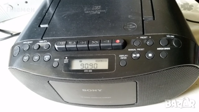 Радио касетофон компакт диск  Sony CFD-550 , снимка 6 - Радиокасетофони, транзистори - 50672866