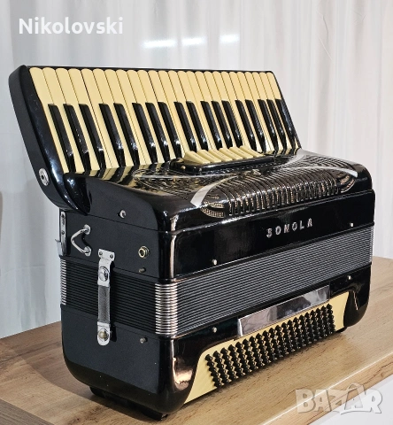 Акордеон Sonola, снимка 3 - Акордеони - 54187302