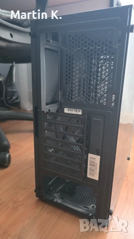 Геймърска кутия за компютър, снимка 2 - Захранвания и кутии - 54227194