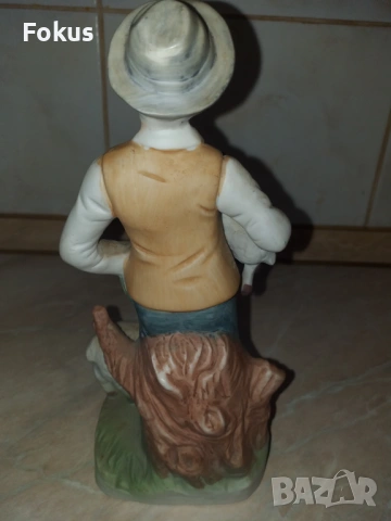 Страхотна красива статуетка фигура дядо с агнета, снимка 3 - Антикварни и старинни предмети - 53356170