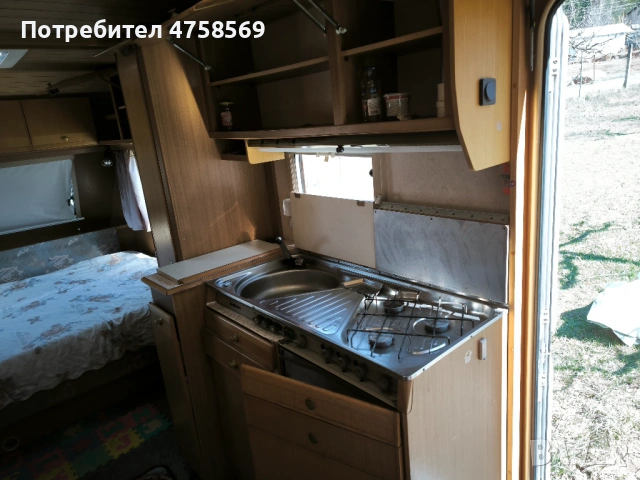 Продавам легендарна немска каравана Dethleffs, модел RM5., снимка 9 - Каравани и кемпери - 54200854