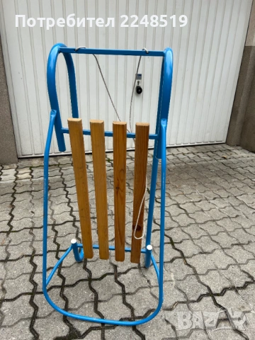 Детска метална шейна с дървена седалка