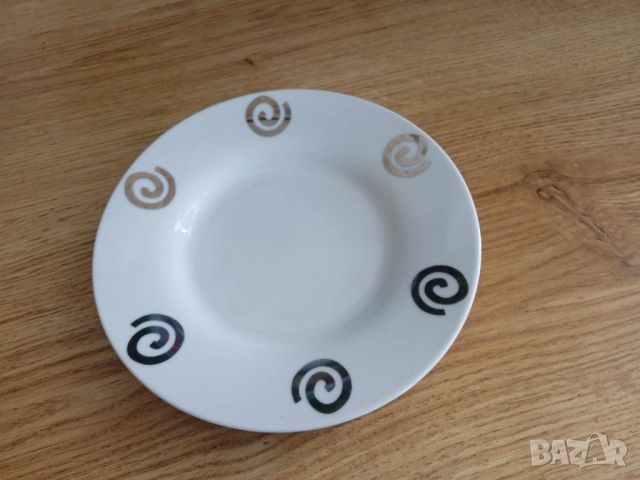 порцеланова чинийка от Португалия - 20 см, снимка 2 - Чинии - 45717218