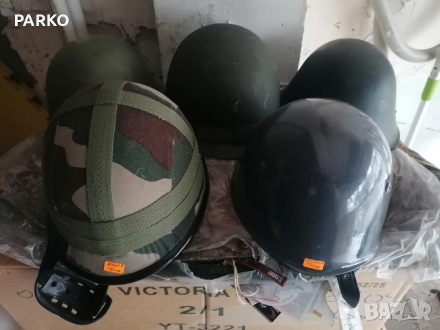 Каски , снимка 2 - Антикварни и старинни предмети - 53371446