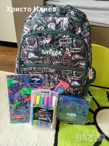 Ученическа раница Smiggle комплект с маркери кутия за храна тетрадка моливи, снимка 5 - Раници - 46083286