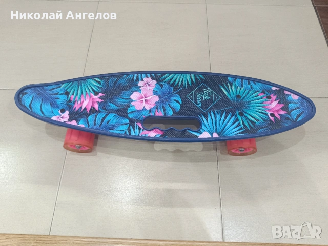 PennyBoard с дръжка и светлини в колелата, 60 x 16,5 x 13 cm, снимка 6 - Скейтборд, ховърборд, уейвборд - 53292616