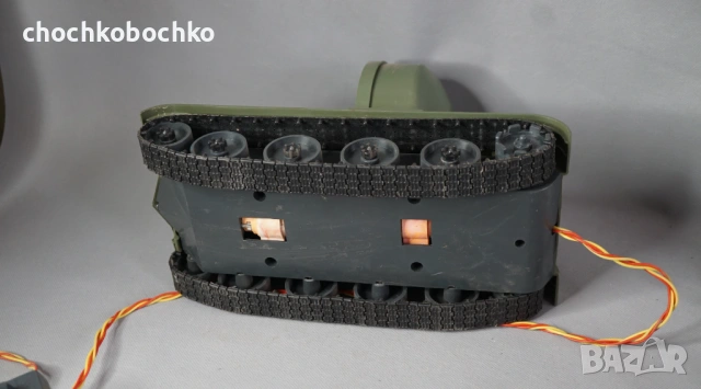 Стара Руска пластмасова играчка модел танк с прожектор, снимка 5 - Колекции - 53187250