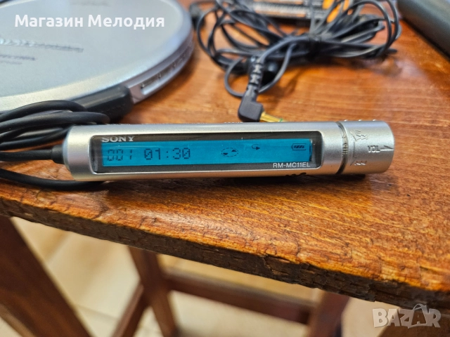 Дискмен SONY D-EJ925 Walkman Portable CD Player Xtra Lightweight Skip G-protection В отлично техниче, снимка 9 - Други - 52639867