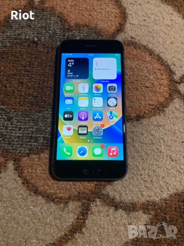 Продавам iPhone 8 