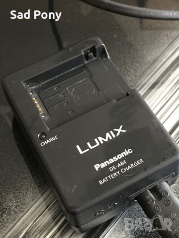 Panasonic Lumix DE-A84 зарядно за фотоапарат, снимка 1 - Батерии, зарядни - 45793303