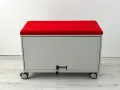 Модулна система за офис шкафове от steelcase с червена възглавница, снимка 2