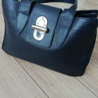 Италианска кожена чанта, снимка 1 - Чанти - 44993257