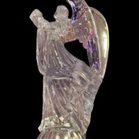 Декоративна стъклена фигура Ангел - със сребриста стойка и сребристи ангелски криле. , снимка 2 - Статуетки - 45455205