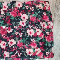Продавам еластична пола на цветя, снимка 2 - Поли - 45914774