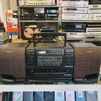 Радиокасетофон SONY CFD-555L Две касети, радио и диск. В отлично техническо състояние. В добър външе, снимка 2 - Аудиосистеми - 44956663