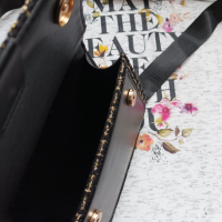 Модерна чантичка през рамо в черено с една преграда,разме, снимка 2 - Чанти - 45068351