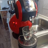 Кафе машина Крупс за капсули Долче Густо, работи перфектно и прави страхотно кафе с каймак , снимка 5 - Кафемашини - 45179186