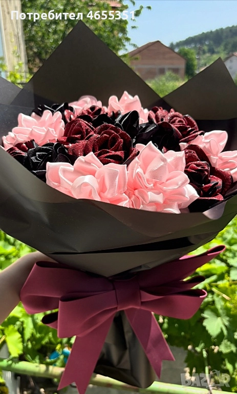 Вечен сатенен букет с три вида цветя-подходящ за всеки повод, снимка 1