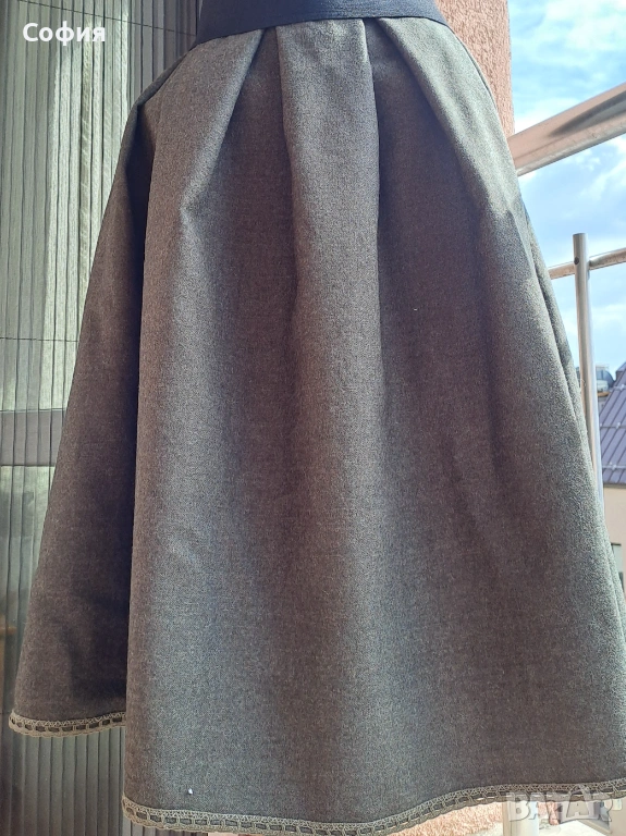 Нова,вълнена пола,р-р С/М и Л, снимка 1