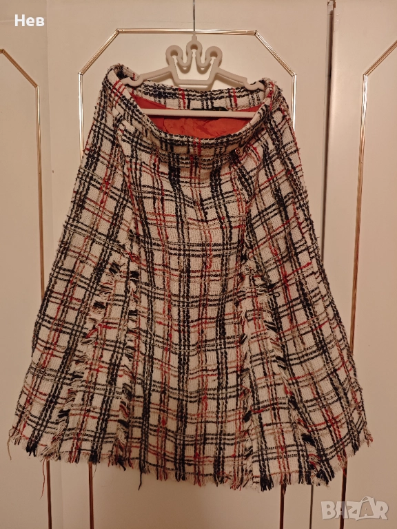 Разкроена вълнена пола, снимка 1