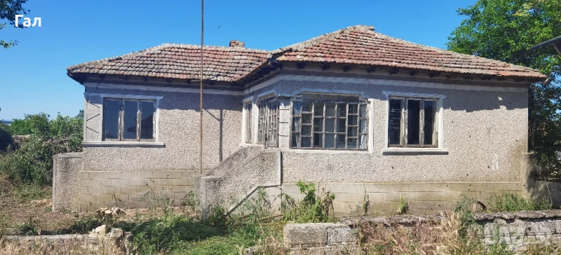 Къща с двор 1927кв.м, снимка 1