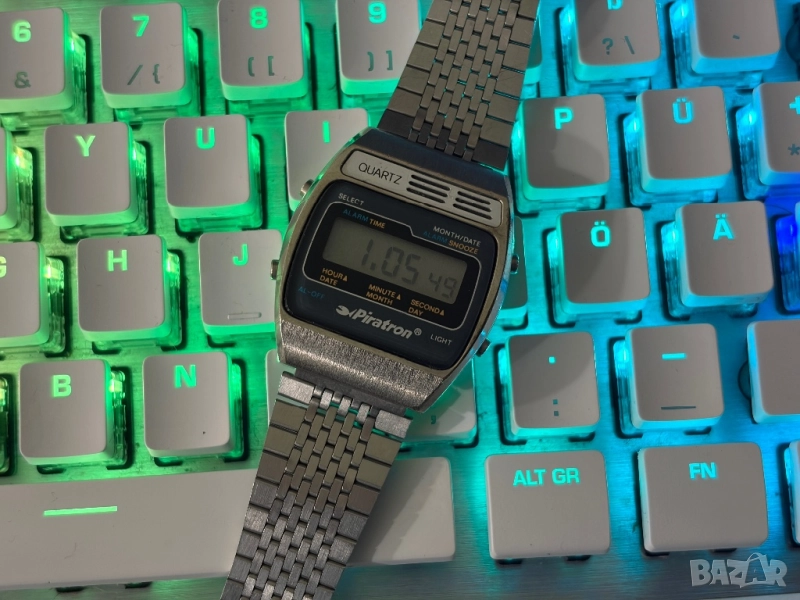 Piratron Vintage LCD quartz watch, снимка 1