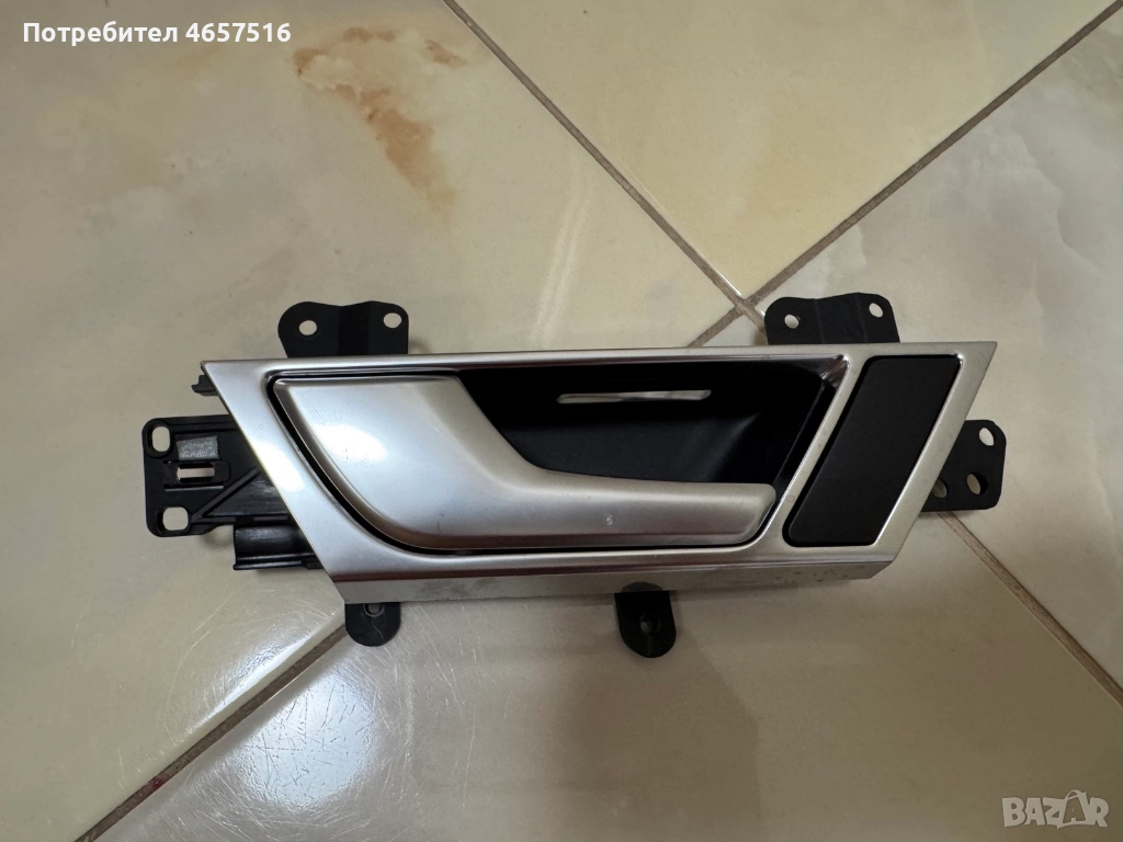 Вътрешна дръжка на задна лява врата с подсветка на Ауди Audi A6 4F само за 40лв. 4F0839019, снимка 1