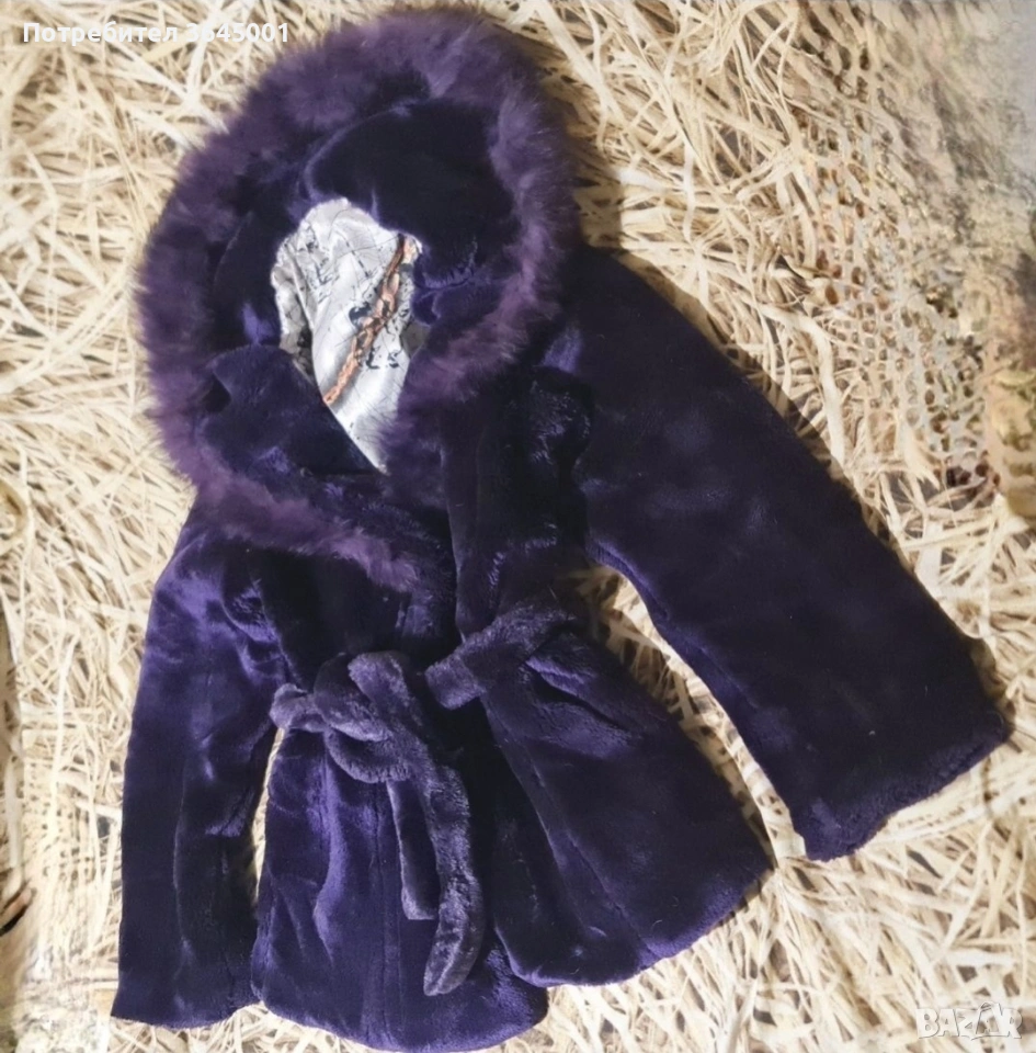 Зимно дебело дамско еко палто в цвят лилаво мастило, с естествен пух по качулката. S/M Ново , снимка 1