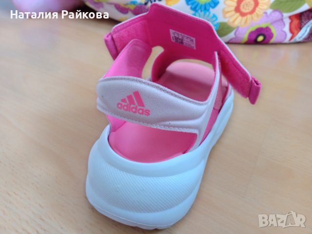 Сандали Adidas 35, снимка 2 - Детски сандали и чехли - 46318349