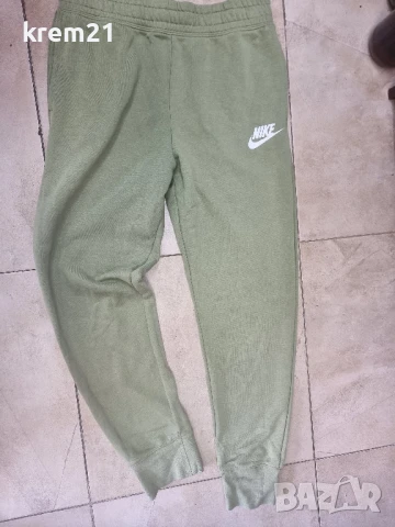 Nike дамско долнище S, снимка 4 - Спортни екипи - 51376608